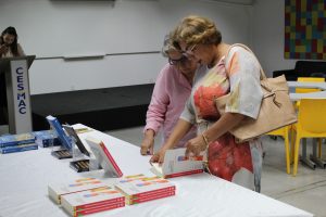 Lançamento- de- livros-marca -início -da- Semana- de -Extensão- 2022-(01)...