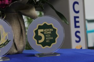 Entrega- de -Certificados- e- Troféus- marca- a -celebração- da -Nota- 05- obtida- pela- Medicina- Cesmac -na- avaliação- do- MEC- (77)