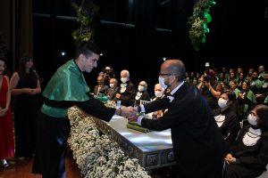 Mais- uma- turma- do- curso- de- Medicina- do- Cesmac- colou- grau- em- clima- de- muita- emoção- (01)...