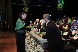 Mais- uma- turma- do- curso- de- Medicina- do- Cesmac- colou- grau- em- clima- de- muita- emoção- (01)...