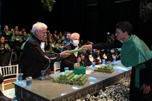 Mais- uma- turma- do- curso- de- Medicina- do- Cesmac- colou- grau- em- clima- de- muita- emoção- (01)...