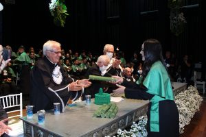 Mais- uma- turma- do- curso- de- Medicina- do- Cesmac- colou- grau- em- clima- de- muita- emoção- (01)...