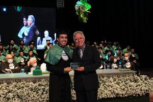 Mais- uma- turma- do- curso- de- Medicina- do- Cesmac- colou- grau- em- clima- de- muita- emoção- (01)...