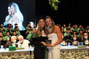 Mais- uma- turma- do- curso- de- Medicina- do- Cesmac- colou- grau- em- clima- de- muita- emoção- (01)...