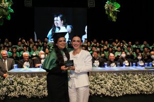 Mais- uma- turma- do- curso- de- Medicina- do- Cesmac- colou- grau- em- clima- de- muita- emoção- (01)...