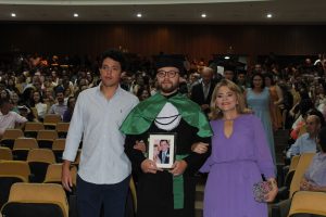 Mais- uma- turma- do- curso- de- Medicina- do- Cesmac- colou- grau- em- clima- de- muita- emoção- (01)...