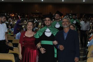 Mais- uma- turma- do- curso- de- Medicina- do- Cesmac- colou- grau- em- clima- de- muita- emoção- (01)...