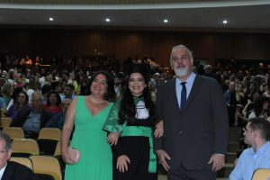 Mais- uma- turma- do- curso- de- Medicina- do- Cesmac- colou- grau- em- clima- de- muita- emoção- (01)...