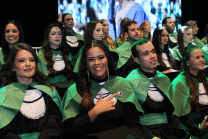 Mais- uma- turma- do- curso- de- Medicina- do- Cesmac- colou- grau- em- clima- de- muita- emoção- (01)...