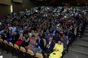 Mais- uma- turma- do- curso- de- Medicina- do- Cesmac- colou- grau- em- clima- de- muita- emoção- (01)...