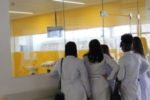 Curso- de -Farmácia -promove- ação- com- Carnaval -Solidário- (5)