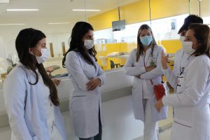 Curso- de -Farmácia -promove- ação- com- Carnaval -Solidário- (5)