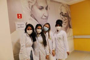 Curso- de -Farmácia -promove- ação- com- Carnaval -Solidário- (5)