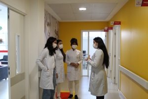 Curso- de -Farmácia -promove- ação- com- Carnaval -Solidário- (5)