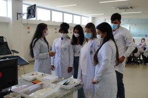 Curso- de -Farmácia -promove- ação- com- Carnaval -Solidário- (5)