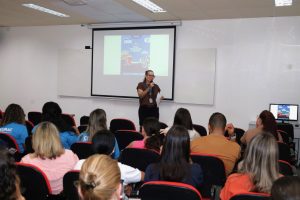 Cine Educação reúne colaboradoras do Cesmac para sessão especial do filme “Já Estou com Saudades”