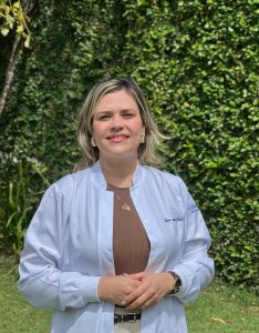 Professora do Cesmac é homenageada com a Medalha de Honra ao Mérito Prof. Renato Gama 2025