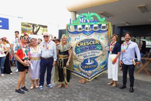 Projeto Crescer promove bloco carnavalesco animado que une comunidade e universidade em ação de inclusão social