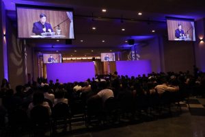 Cesmac reúne mais de 800 pessoas em palestra sobre Inteligência Artificial à luz da Encíclica do Papa Leão XIV